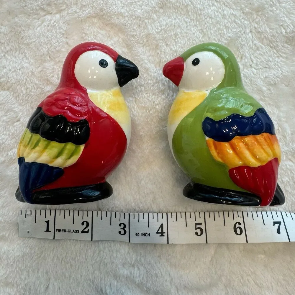 Pier 1 Salt and Pepper Shakers Kitchen Decor Birds Parrots‎ Macaw Set Colorful
